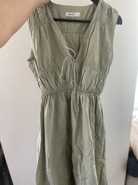 Mod Ref Olive Tie-Front Midi Dress